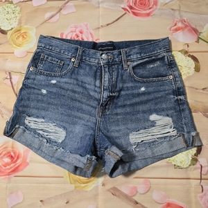 Aero mom short